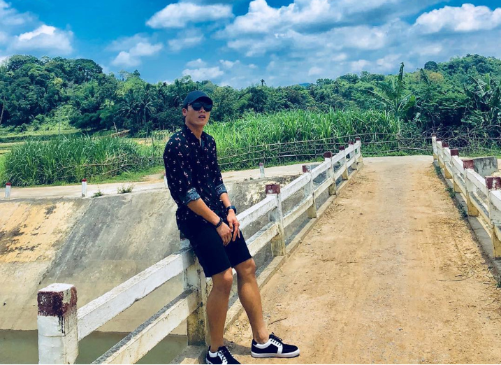 Sở hữu chiều cao 1m81 cùng gương mặt nam tính, Tiến Dũng chiếm được nhiều tình cảm của phái nữ và hiện tại thủ môn này đang thuộc biên chế CLB FLC Thanh Hóa.