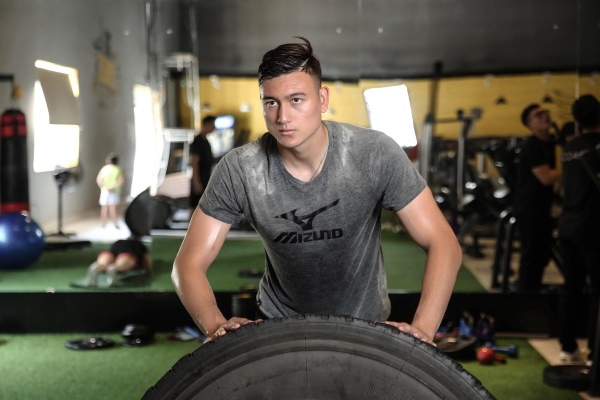 Văn Lâm vốn là thủ môn số 1 của ĐT Việt Nam và luôn cho thấy phong độ cao của mình. Bởi vậy, việc HLV Park Hang Seo loại nam thần thủ môn U23 Việt Nam khỏi danh sách dự ASIAD 18 khiến NHM nuối tiếc.