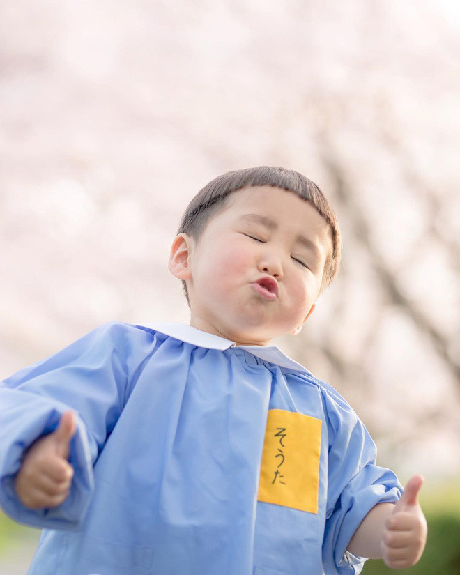 Souta là cậu nhóc sở hữu làn da trắng, má phúng phính, tay chân lũn cũn cộng thêm quả đầu nấm và biểu cảm đầy tinh nghịch trên khuôn mặt.