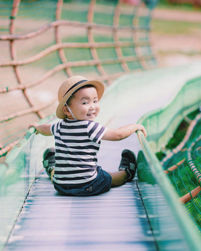 Dù là lúc chúng cười hay mếu, khóc lóc hay ăn vạ, thậm chí kể cả lúc Souta chỉ ngồi yên và xị mặt ra cũng khiến không ít người đứng ngồi không yên.