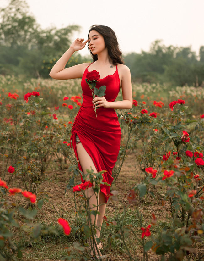 Linh Miu khoe hình xăm được thực hiện cuối năm 2018. Cô tiết lộ đây là hình ảnh 9 cái đuôi của hồ ly tụ lại thành bông hoa - nickname gắn liền với tên tuổi Linh Miu.