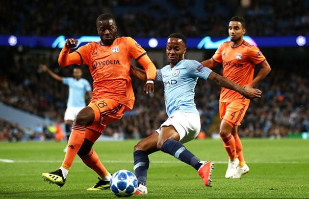Theo thông tin từ tờ Le10Sport, Man City đã gia nhập cuộc đua chiêu mộ tiền vệ đang lên Tanguy Ndombele như một sự bổ sung cho tuyến tiền vệ.