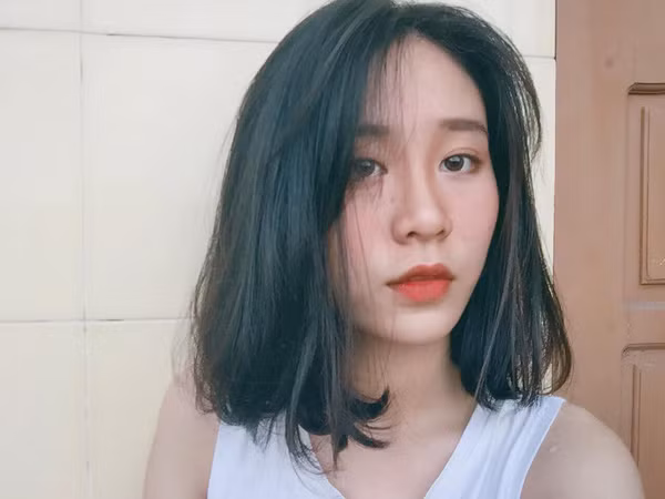 Khi biết những bức ảnh của mình được chia sẻ rầm rộ trên mạng, Ngọc Ánh khá bất ngờ và cảm ơn dân mạng đã chú ý tới mình trong thời gian qua.