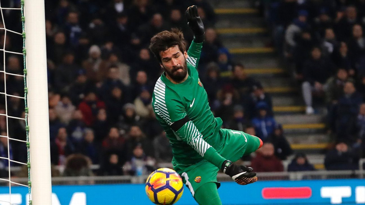 Alisson Becker có thể trở thành thủ môn đắt giá nhất thế giới trong mùa Hè 2018, ngoài hai CLB Liverpool và PSG sẵn sàng vung tiền, xuất hiện cái tên Real Madrid.