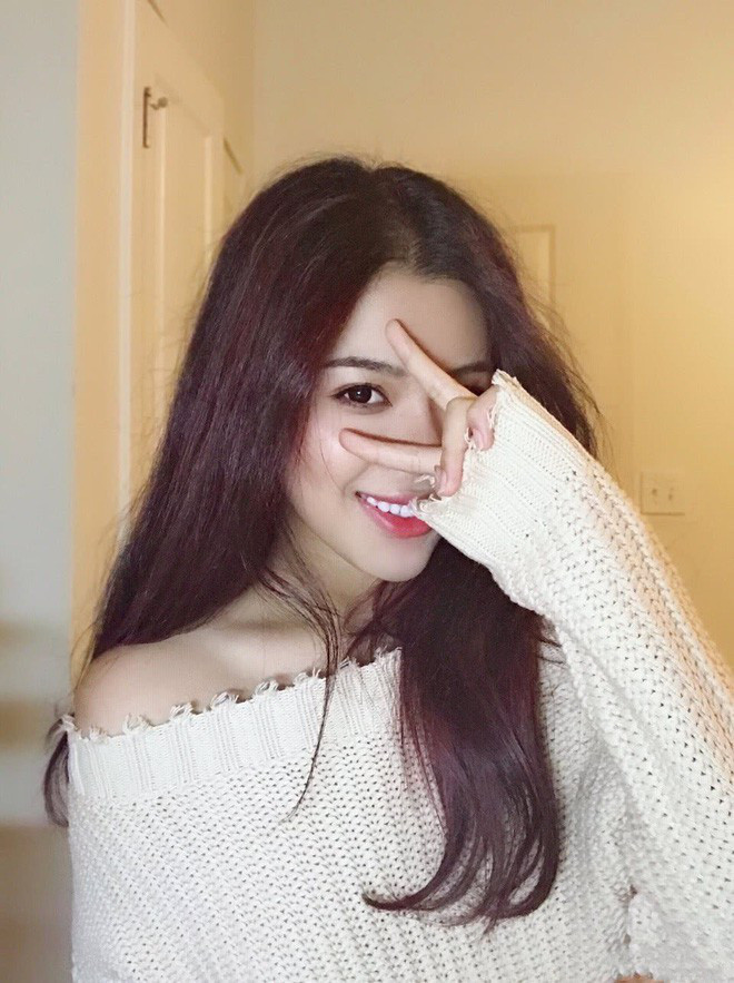 Thân hình nặng nề khiến Nặc Lợi vô cùng tự ti. Cô nàng từng có khoảng thời gian không hề ngó qua chiếc gương, thậm chí coi nó như kẻ thù bởi nó phô bày hình thể kém đẹp của mình.