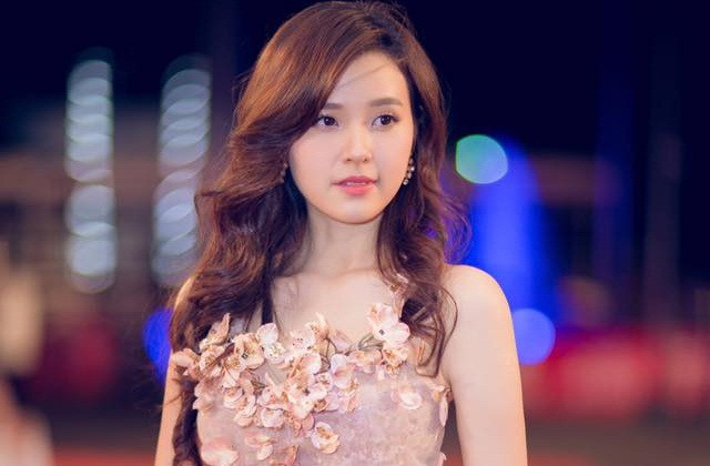 Midu thường chọn cách trang điểm đơn giản, nhẹ nhàng. Chỉ khi xuất hiện ở các sự kiện lớn, 8X mới make up đậm.