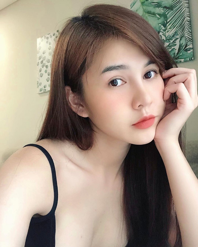 Vũ Thu Hoài là cái tên cuối cùng trong danh sách hot girl Việt chạm ngưỡng tuổi 30 nhưng vẫn xinh đẹp. Cô nàng này hiện là MC kiêm diễn viên truyền hình.