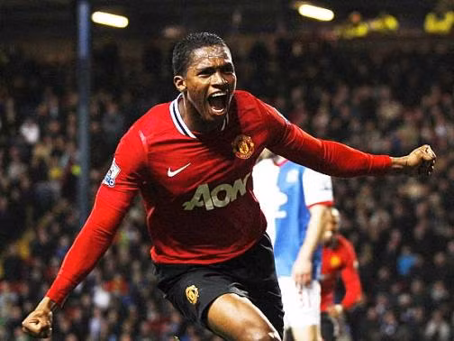 Antonio Valencia là một cầu thủ chạy cánh vô cùng tốc độ của MU. Nhưng trong thời gian gần đây, Valencia thường xuyên bị xếp đá hậu vệ là vị trí không phù hợp với cầu thủ này nên anh dần đánh mất đi khả năng bứt tốc.