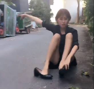 Theo chia sẻ của các dân mạng cho rằng uống trà sữa gây nghiện là có thật và cô nàng trên là một minh chứng cụ thể. Thậm chí, nhiều người còn cho rằng khi cơn ngáo trà sữa lên chẳng khác gì ngáo đá.