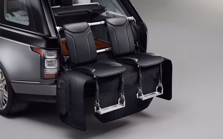 Ghế sự kiện "hàng thửa" của chiếc xe sang SUV Range Rover có giá lên đến 5.900 Bảng, tương đương 164 triệu đồng.