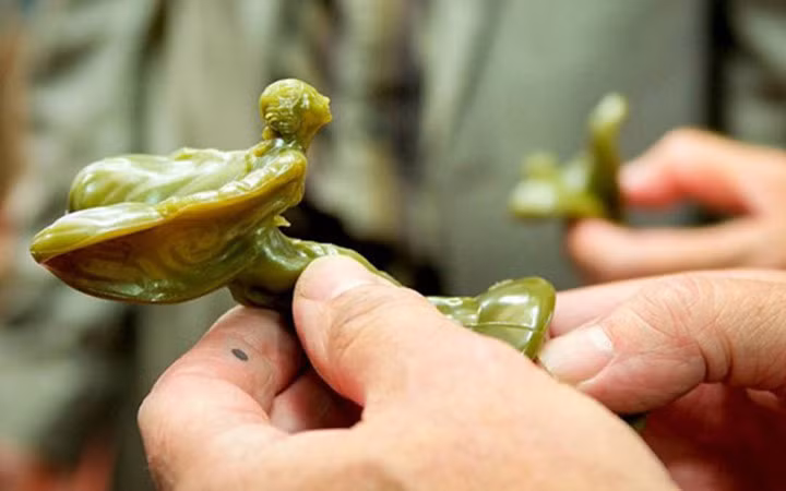 Biểu tượng của siêu xe Rolls-Royce "Nữ hoàng bay" (Flying Lady), vật trang trí huyền thoại của ngành công nghiệp ôtô.