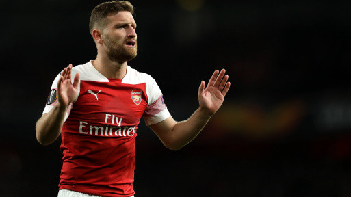 Theo Gianluca Di Marzio, Arsenal và AS Roma đang đàm phán về tương lai của Shkodran Mustafi. Nhiều khả năng, trung vệ người Đức sẽ đến sân Olimpico theo bản hợp đồng cho mượn