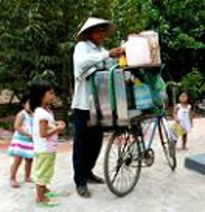 Cùng ngắm nhìn những hình ảnh khiến thế hệ 8X, 9X hoài niệm về xe bán kem "ngày xửa, ngày xưa".