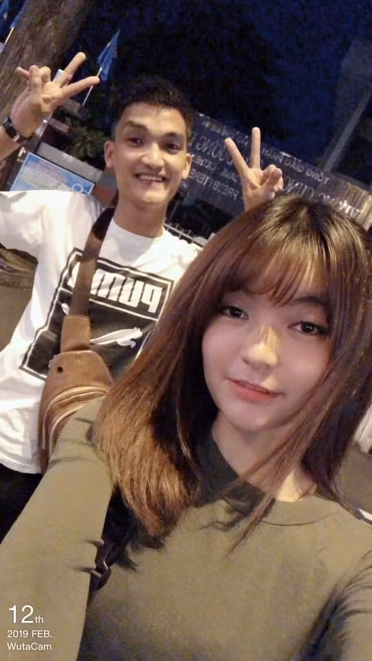 Theo tìm hiểu của CĐM, người yêu Mạc Văn Khoa đang làm việc trong lĩnh vực liên quan tới người mẫu.