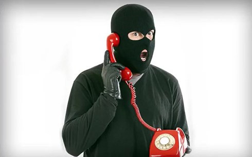 Lua dao qua dien thoai: Da canh bao ma van sap bay