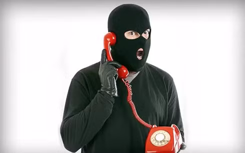 Lua dao qua dien thoai: Da canh bao ma van sap bay