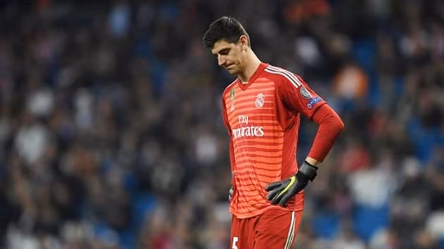 Theo The Sun, trong công cuộc tái thiết Real Madrid của mình, Zidane cùng Perez muốn kích hoạt lại thương vụ chiêu mộ thủ thành David De Gea, người được đánh giá cao ở tính ổn định và tài năng suốt những năm qua để thay thế Thibaut Courtois.