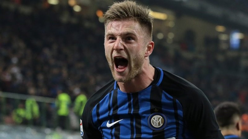 Dù mùa giải chưa kết thúc nhưng MU phải sớm đi tìm trung vệ cho mình và cái tên Milan Skriniar của Inter Milan được đội chủ sân Old Trafford liên hệ. Tuy nhiên, để có được cầu thủ này, BLĐ Quỷ đỏ phải cạnh tranh với Real Madrid.