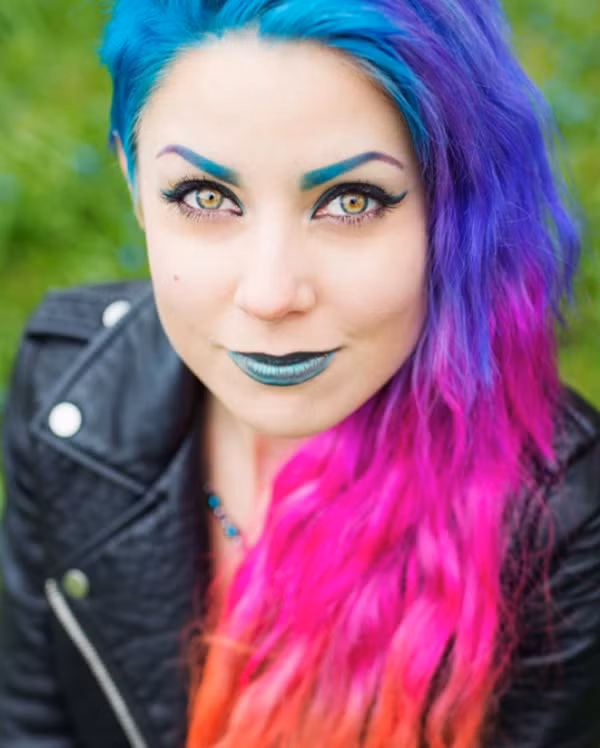 Phat hoang voi mot nhuom long may mau sac cua gioi tre