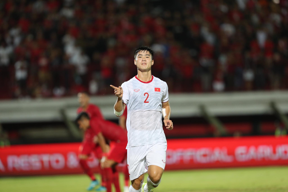 Pha ăn mừng của Duy Mạnh được chú ý, đặc biệt khi cầu thủ có biệt danh Mạnh "gắt" nở nụ cười khoe ra chiếc răng khểnh cực duyên của mình.