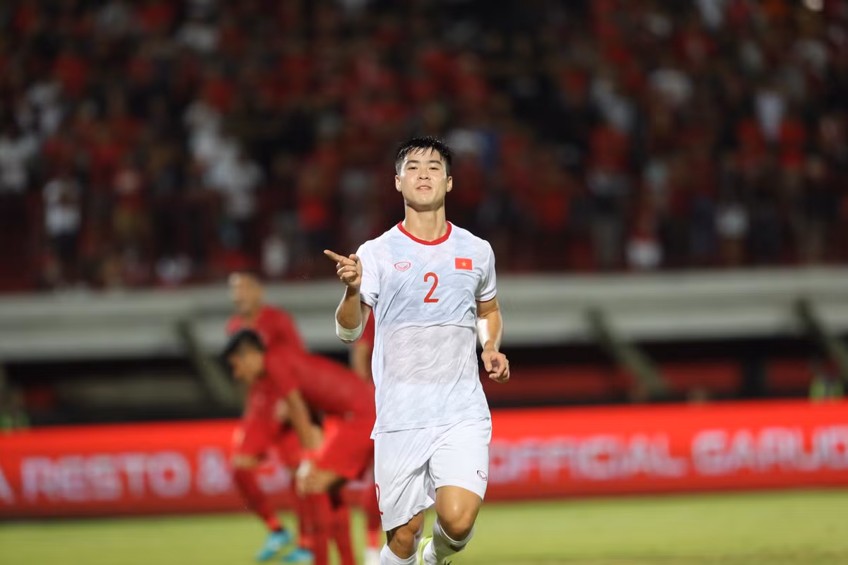 Pha ăn mừng của Duy Mạnh được chú ý, đặc biệt khi cầu thủ có biệt danh Mạnh "gắt" nở nụ cười khoe ra chiếc răng khểnh cực duyên của mình.