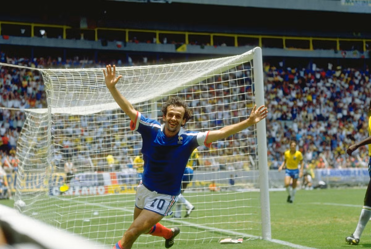 Michel Platini là một trong những huyền thoại lớn của bóng đá thế giới. Cựu danh thủ này từng có VCK Euro 1984 vô cùng thành công bằng chức vô địch với ĐT Pháp.