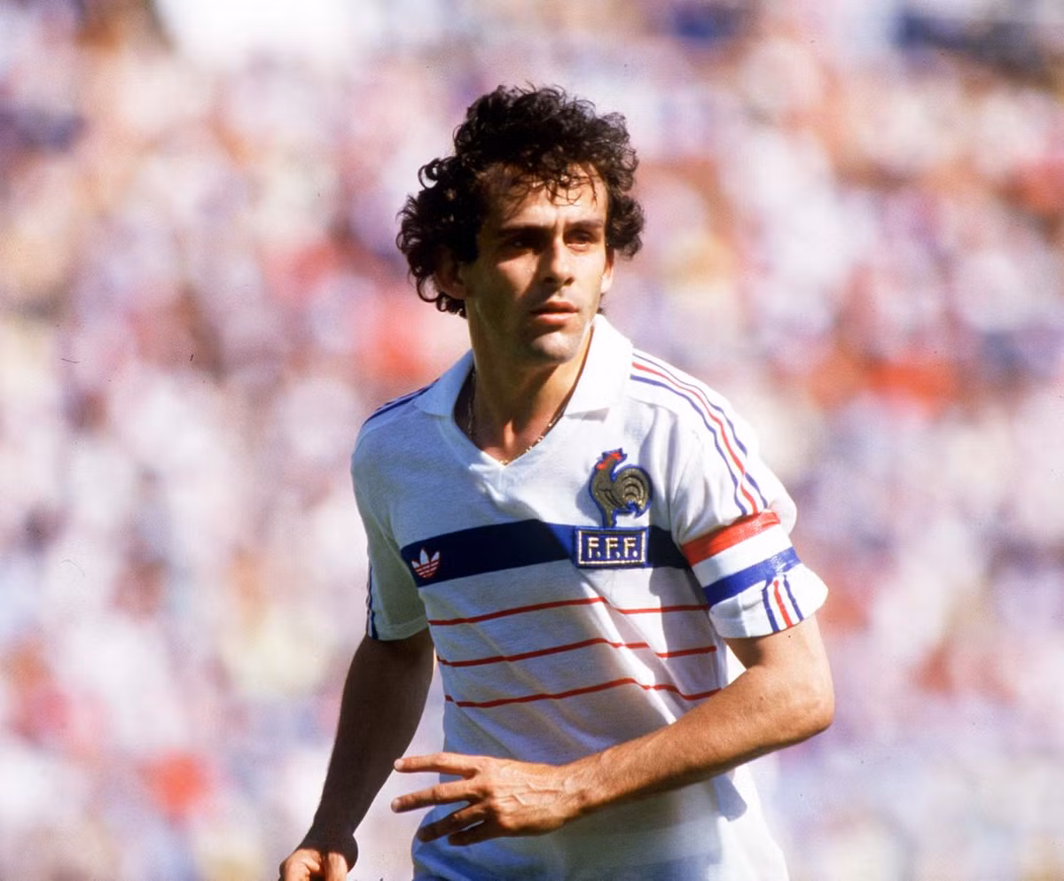 Michel Platini tiếp tục ghi dấu ấn ở vòng bán kết với pha lập công quyết định giúp Pháp đánh bại Bồ Đào Nha 3-2 ở những phút cuối cùng của hiệp phụ.