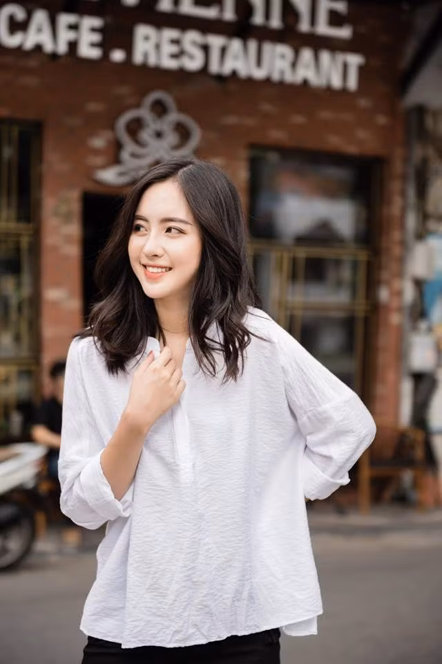 Hiện tại, trang cá nhân của cô bạn có hơn 37.000 lượt theo dõi và chắc chắn sẽ còn tăng lên nữa sau tấm ảnh thẻ gây sốt.