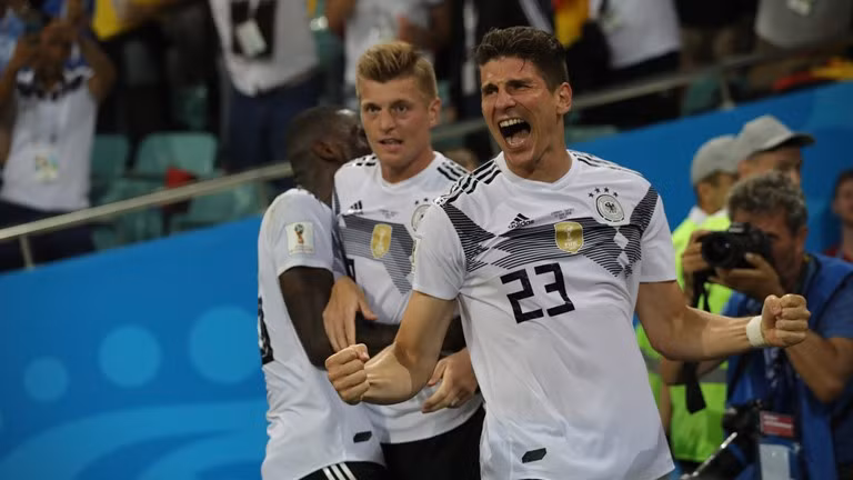 Duc 2-1 Thuy Dien: “Co xe tang” ban phat dan cuoi thanh cong-Hinh-9