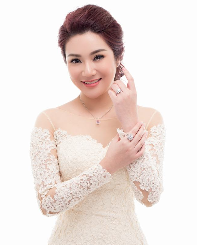 Sau cuộc thi Miss Teen, Đoàn Dạ Ly tham gia một số hoạt động nghệ thuật với vai trò người mẫu, diễn viên, trình diễn ảo thuật. Cô bạn này từng góp mặt trong sitcom Gia đình là số một do đài truyền hình Hà Nội thực hiện.