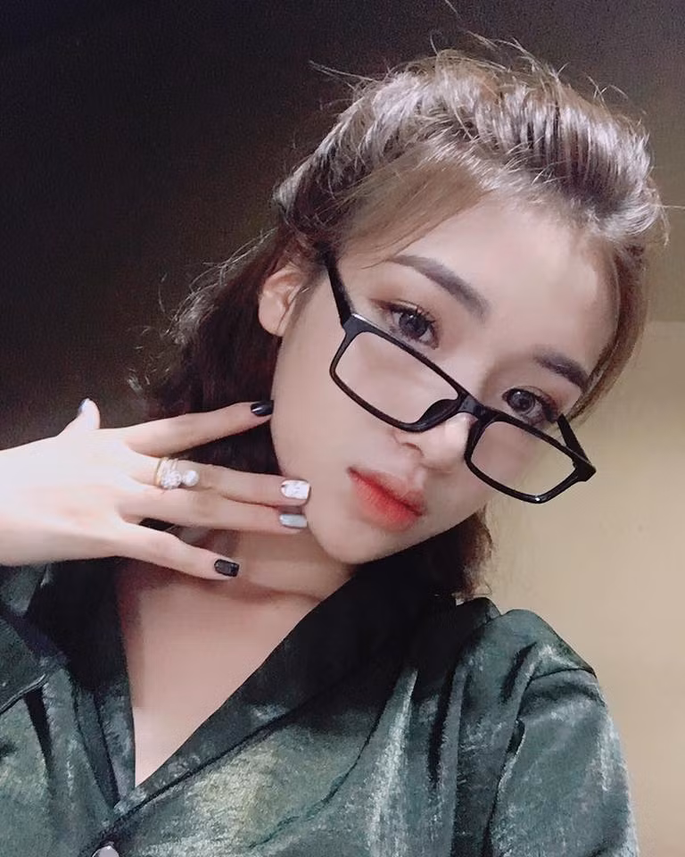 Theo chia sẻ của Hải Anh: "Cũng vì đam mê, mình đã quyết định tập kinh doanh để có thể tự làm chủ tài chính và thỏa thích đam mê shopping của mình và nhiều bạn nữ."