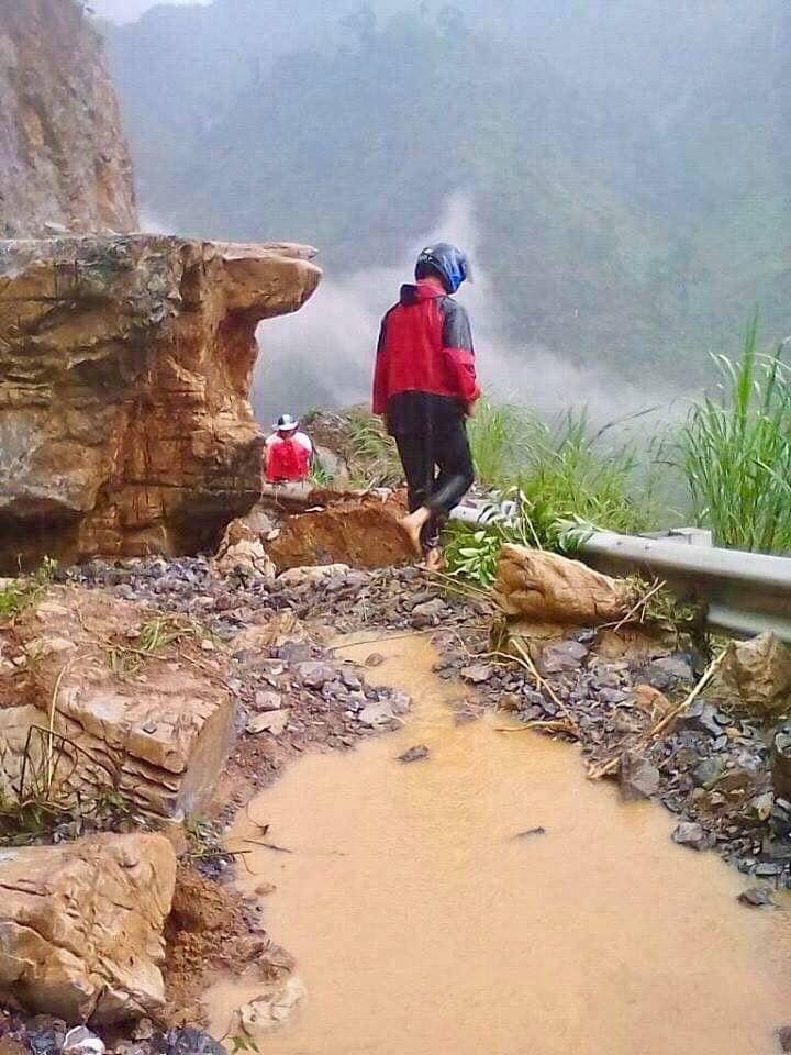 Riêng ở Lai Châu, 12 người đã mất tích do lũ cuốn trôi (Than Uyên: 01 người, Tam Đường: 01 người, Nậm Nhùn: 01 người do lũ cuối trôi; Sìn Hồ: 09 người do sạt lở đất) và 5 người bị thương.