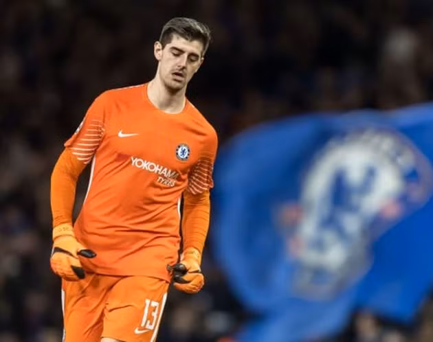 Chelsea đã quyết định bán ngay Courtois trong kỳ chuyển nhượng mùa hè 2018 để tái đầu tư cho Alisson của Roma.