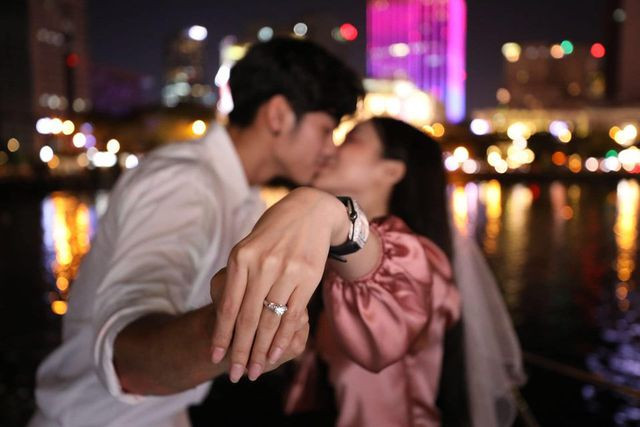 Sau thời gian im ắng, hot girl Trang Anna đến với tình mới. Được biết, người yêu của cô nàng quê Hưng Yên này là chàng trai người Thái có tên Pre Sriyanyong.