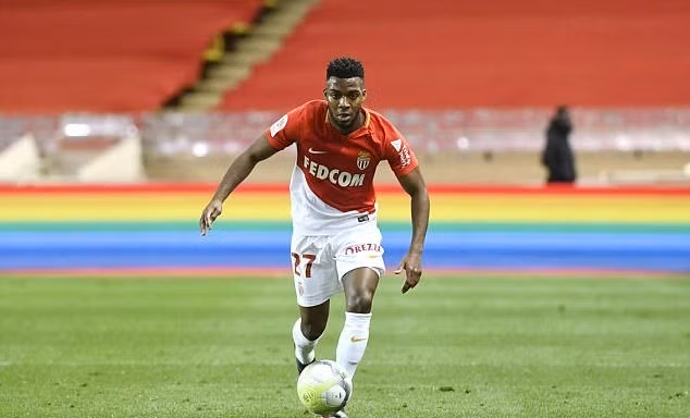 Tin chuyển nhượng bóng đá mới nhất phát đi từ Pháp, Chelsea đã quyết định nhập cuộc để tranh tiền đạo Thomas Lemar cùng Arsenal và Liverpool. Con số được The Blue gửi đi là 80 triệu bảng. Ảnh: Canal