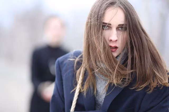 Tuy nhiên, mọi câu chuyện hài hước bắt đầu xảy ra khi BTC giải "Hoa hậu Avocado" liên lạc với “quý cô" Andrey để lên lịch chụp ảnh, họ mới bật ngửa khi biết rằng đây thực chất là đàn ông. Vì sợ bị truyền thông can thiệp, ảnh hưởng đến các khách hàng nhìn nhận về nhãn hàng nên phía BTC đã quyết định tước ngôi hậu của Andrey và chọn một người khác cho vị trí hoa hậu.