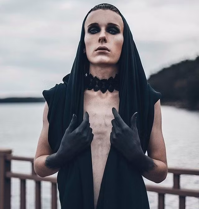 Xuất thân là một người mẫu nam nhưng anh chàng có tên Andrey Nagorny lại bất ngờ giành giải tại cuộc thi nội y nữ khiến nhiều người bất ngờ và có phần tò mò bởi chuyện hi hữu này. Ảnh trong bài: Instagram nhân vật.