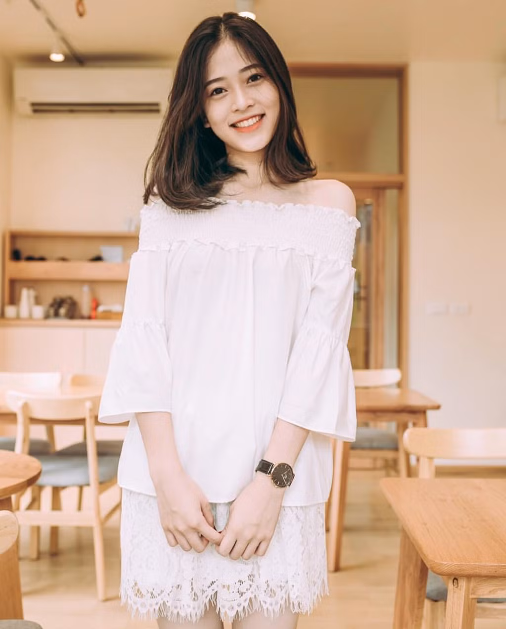 So với trước khi đăng quang Hoa khôi ĐH Kinh tế Quốc dân, Phương Nga tự nhận mình không thay đổi nhiều chỉ là được mọi người biết đến nhiều hơn.