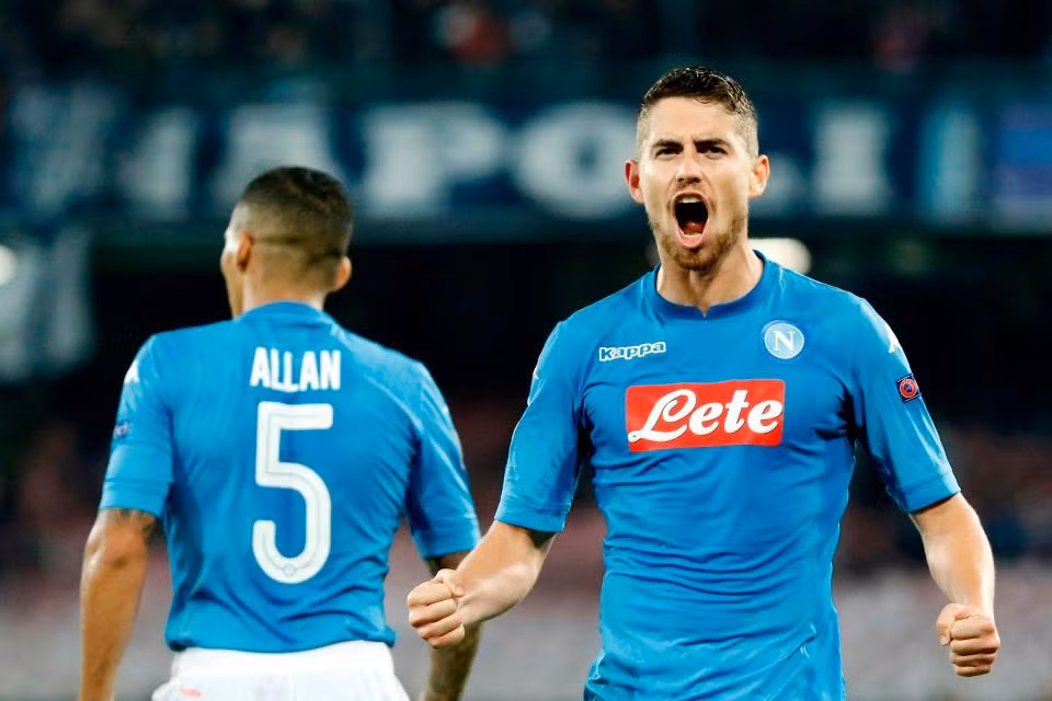 Chuyển nhượng cầu thủ từ Liverpool, sau khi mất Emre Can, Jurgen Klopp nhắm tới Jorginho của Napoli để khỏa lấp chỗ trống.