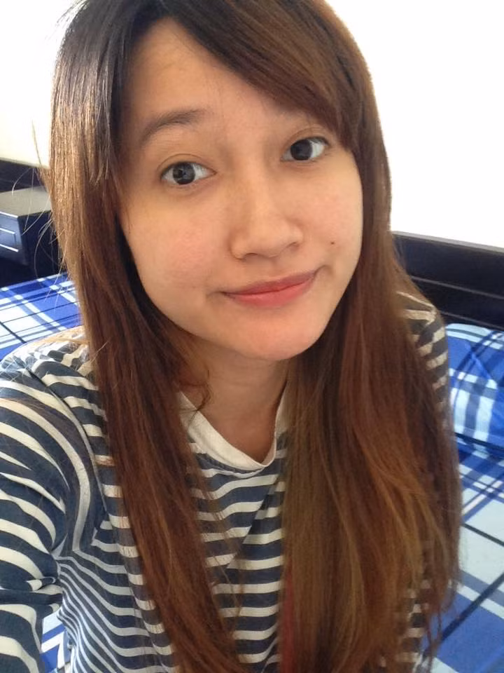 Sở hữu gương mặt dễ thương, làn da trắng hồng cùng đôi môi chúm chím, kỳ thủ Võ Kim Phụng Kim Phụng khiến nhiều người phải xao xuyến vì mình đặc biệt là khi cô tập chung vào những nước đi cờ của mình.