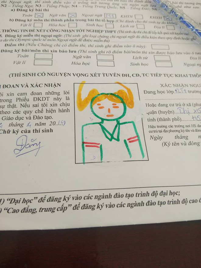 Bức ảnh thẻ có màu sắc thật "sống động" được tạo nên từ những cây bút màu.