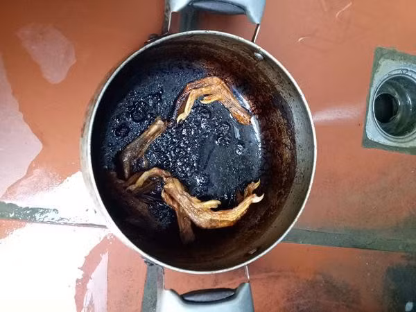 Vậy mới biết, để có được một thiên thần nhỏ, các mẹ đã hy sinh rất nhiều, không chỉ sức khỏe, vóc dáng và cơn đau không gì sánh nổi mà cả những hậu quả như chuyện nhớ nhớ quên quên thế này cũng là thiệt thòi rất lớn.