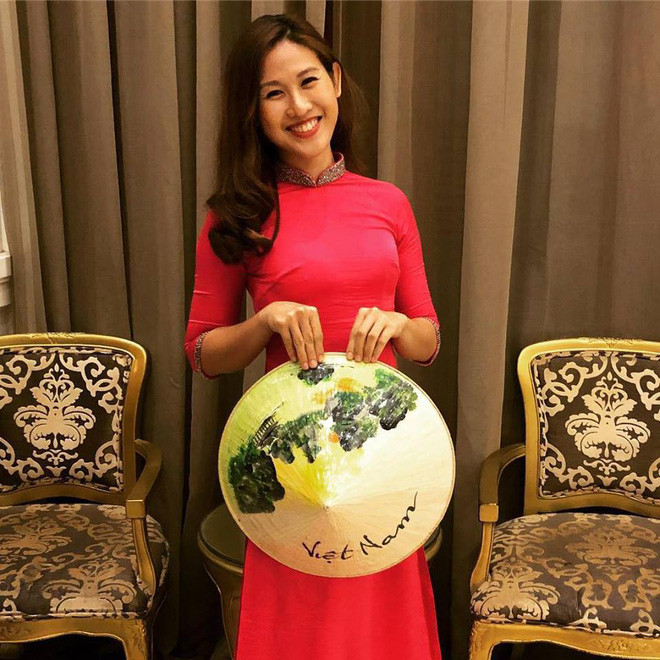 Sở hữu dáng người thon gọn và gương mặt ưa nhìn Leona Chin ngay lập tức gây thiện cảm với khán giả tại Việt Nam.