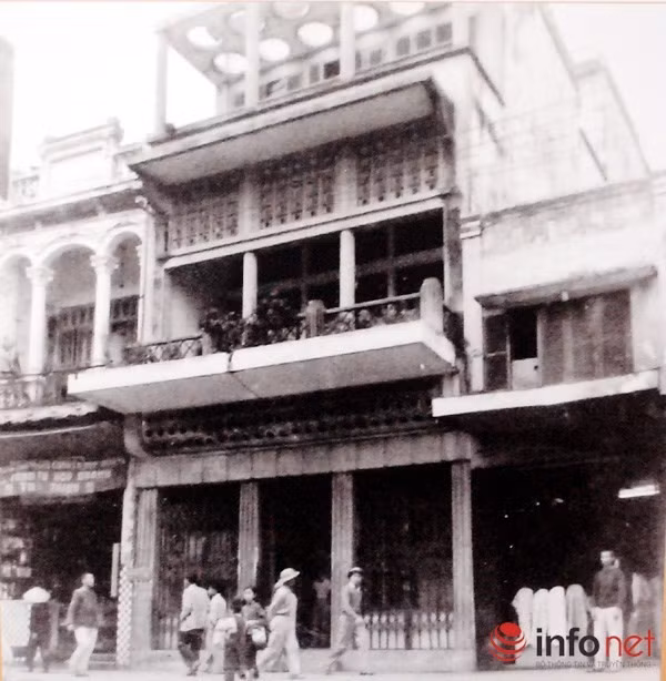 Nhiều năm nay, ngôi nhà số 48 Hàng Ngang, nơi Chủ tịch Hồ Chí Minh viết Tuyên ngôn độc lập khai sinh ra nước Việt Nam Dân chủ Cộng hòa vào ngày 2/9/1945, đã trở thành một trong các điểm di tích tiêu biểu về Chủ tịch Hồ Chí Minh.