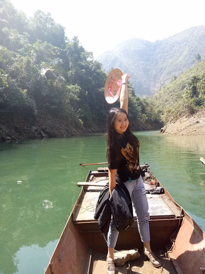 Dù biết bản thân đang được rất nhiều người quan tâm, chú ý và khen ngợi nhưng Hải Yến vẫn khá kín tiếng. Cô bạn ít sử dụng trang cá nhân trên Facebook và từ chối những trả lời, cung cấp thông tin cá nhân.