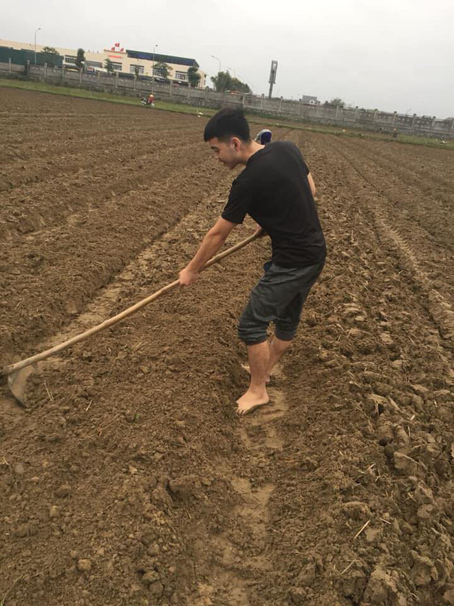 Thương cha, thương mẹ nên việc gì bạn cũng có thể làm hết, không sợ khổ.