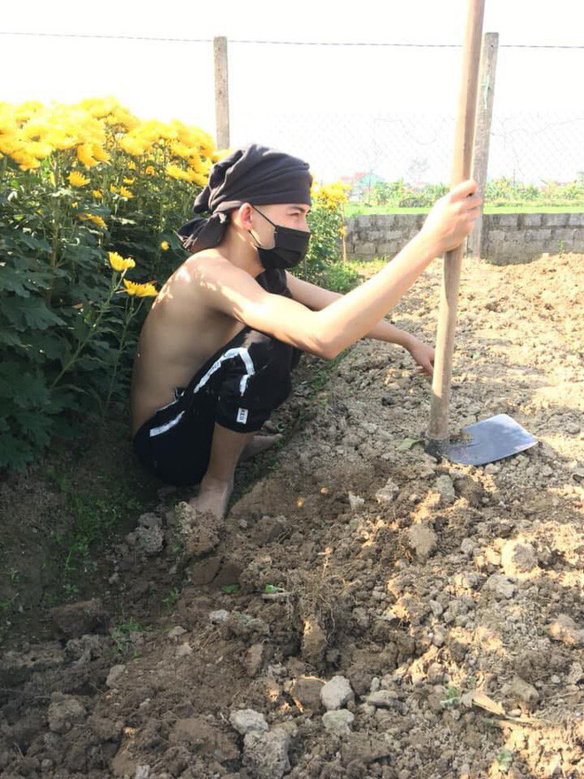 Loạt ảnh "Khi bạn là con nhà nông về ăn Tết" cực dễ thương này chắc chắn sẽ khiến bạn bật cười, đồng thời cũng thấy xúc động vì thấy thương hơn bố mẹ mình