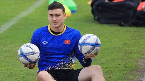 Được biết, trước khi có vụ việc Sỹ Mạnh đánh Văn Lâm, cựu cầu thủ người Thanh Hóa này là người khá nóng tính, anh từng nhận án phạt vì phản ứng trong khi trận đấu đang diễn ra. Ảnh: Zing.