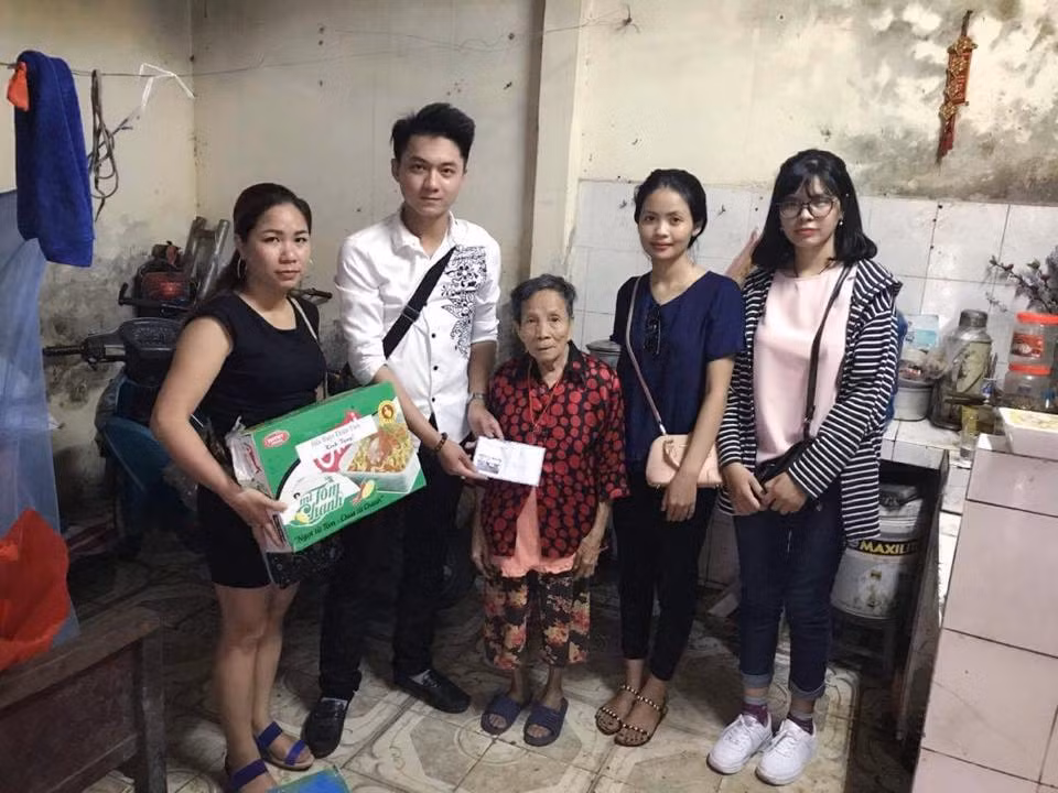 "Mới đầu "Hội buýt thiện tâm" chỉ có 3 người nhưng đến bây giờ nhóm đã có 12 thành viên tham gia. Kinh phí hoạt động đều do các thành viên đóng góp.