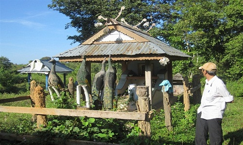 Một số ngôi mộ dũng sĩ săn voi trong thung lũng Gru